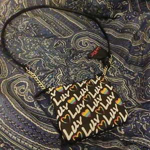 Hello im selling a purse